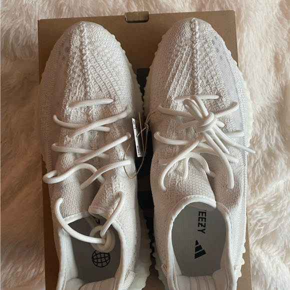 🆕 BNIB Yeezy Boost 350 V2 Bone color size 11 - Picture 7 of 7